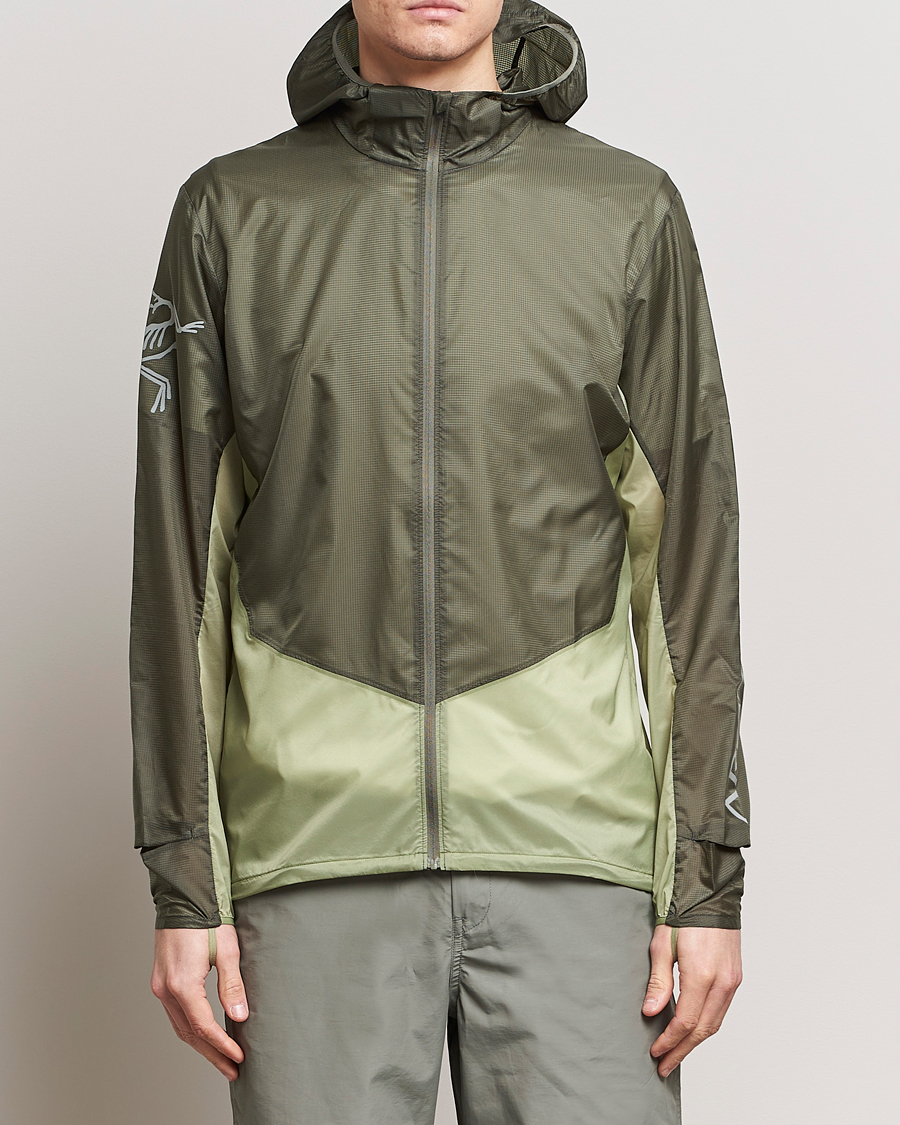 Mies | Takit | Arc'teryx | Norvan Windshell Hooded Jacket Forage/Chloris