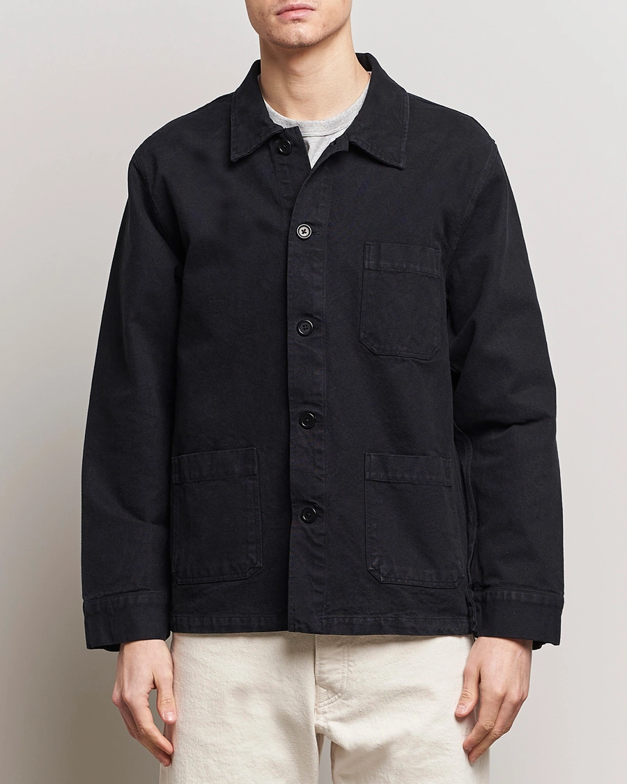 Mies | Paitatakkien aika | Colorful Standard | Organic Workwear Jacket Deep Black
