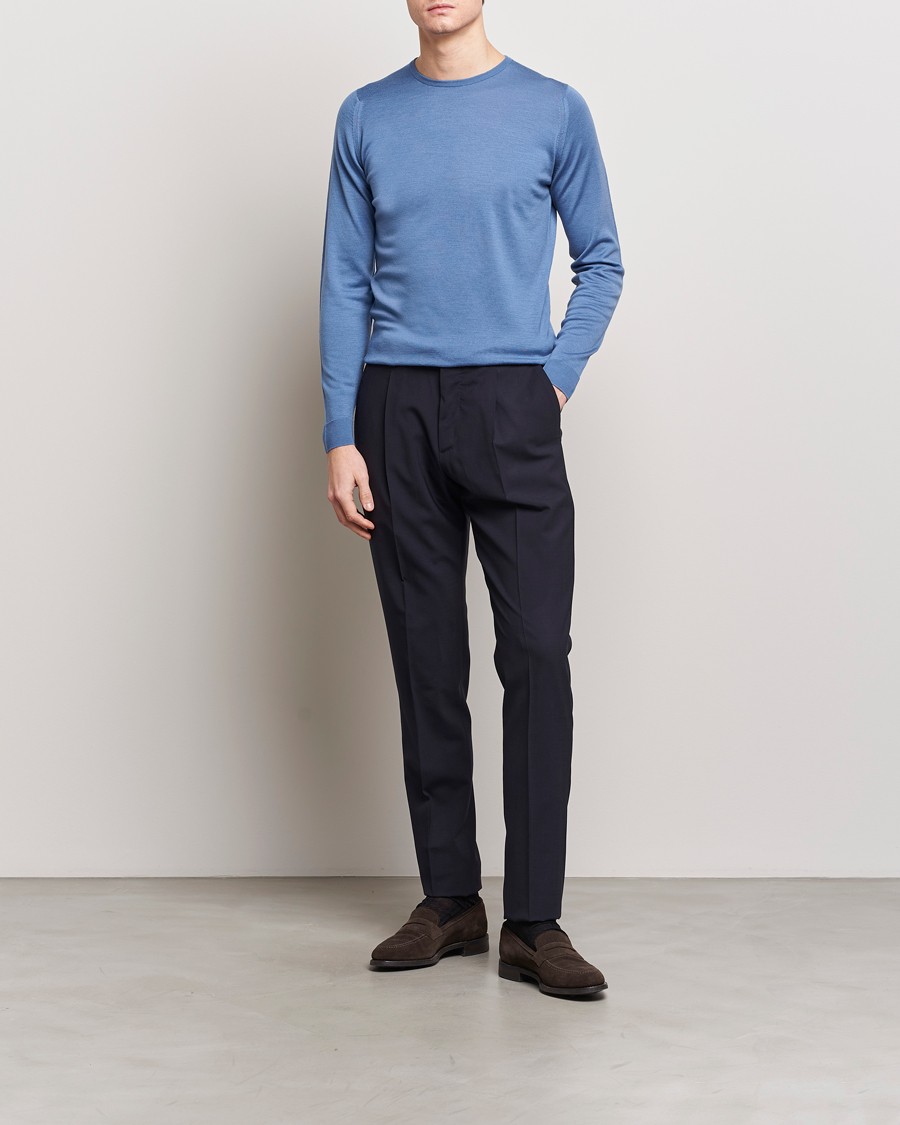 Mies | Puserot | John Smedley | Lundy Extra Fine Merino Crew Neck Riviera Blue