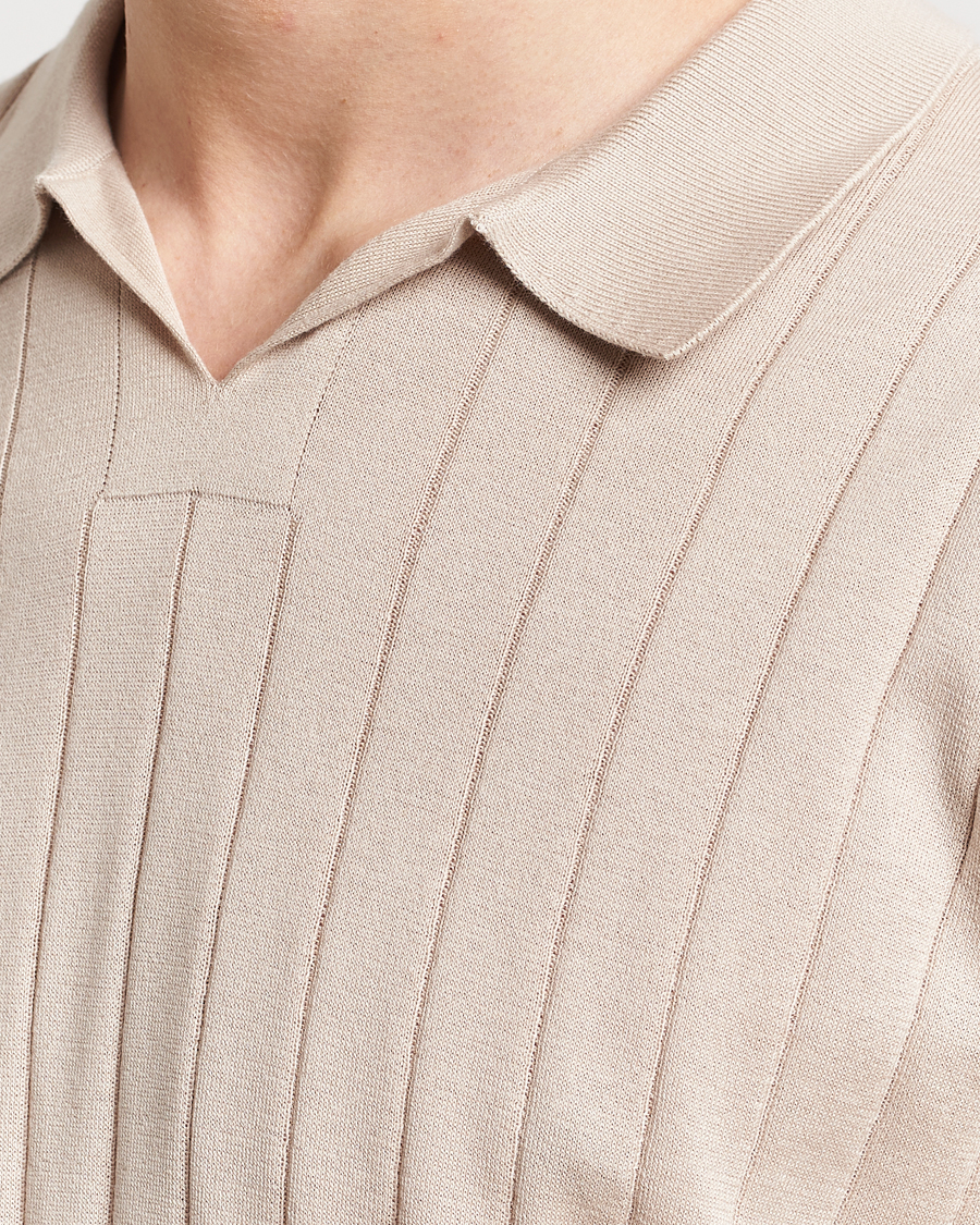 Mies | Pikeet | John Smedley | Roper Open Collar Sea Island Polo Almond