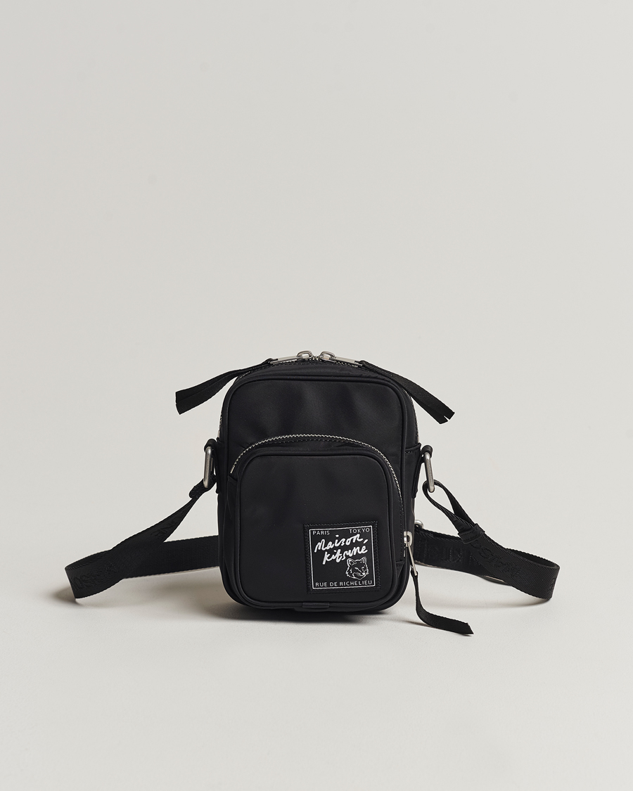 Mies | Maison Kitsuné The Traveller Crossbody Pouch Black | Maison Kitsuné | The Traveller Crossbody Pouch Black