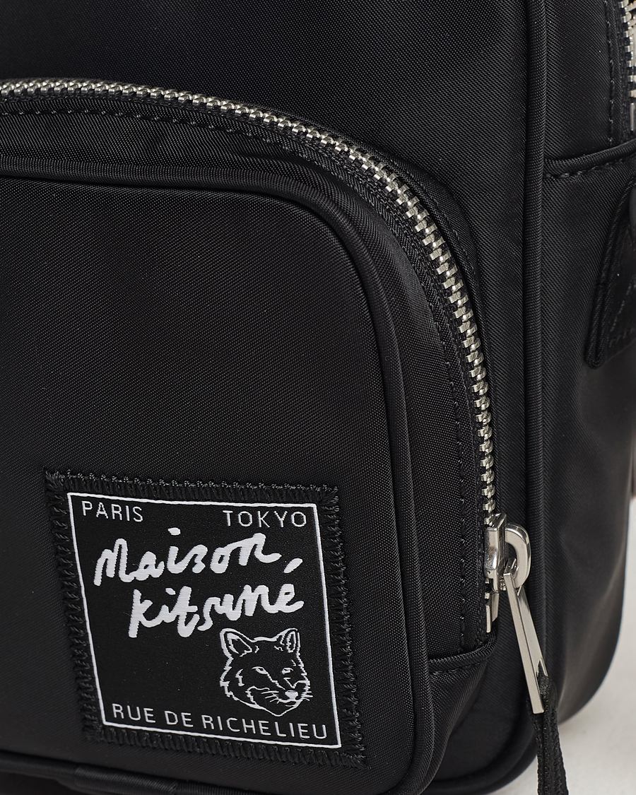 Mies | Maison Kitsuné The Traveller Crossbody Pouch Black | Maison Kitsuné | The Traveller Crossbody Pouch Black