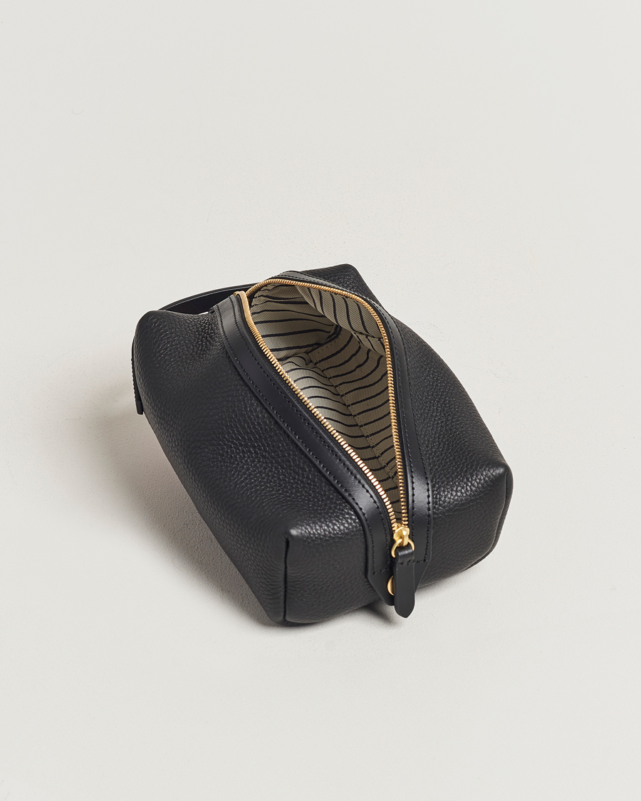 Mies | Laukut | Mismo | Groom Pebbled Leather Washbag Black