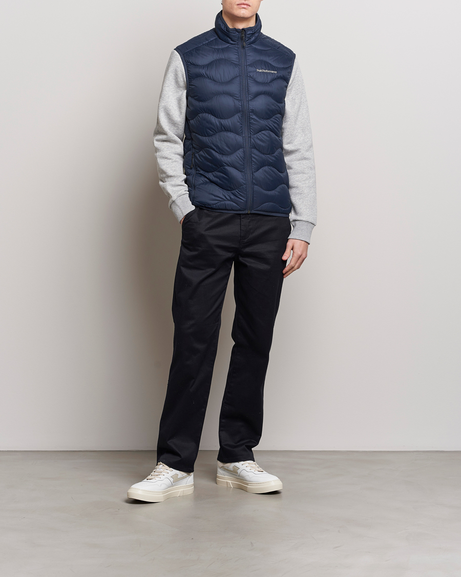 Mies | Takit | Peak Performance | Helium Down Vest Blue Shadow