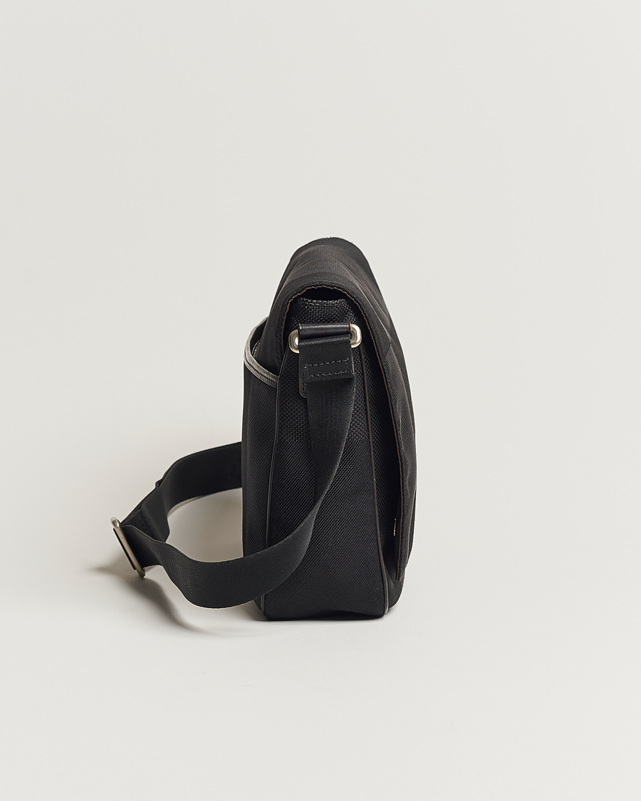 Mies | Louis Vuitton Pre-Owned Canvas Messenger Bag Damier Geant | Louis Vuitton Pre-Owned | Canvas Messenger Bag Damier Geant