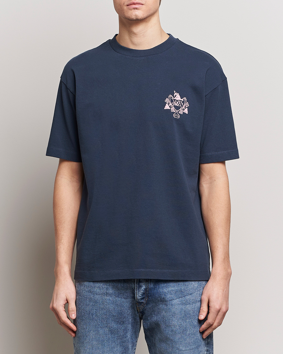 Mies | T-paidat | Drôle de Monsieur | Blason Embroidered T-Shirt Midnight Blue
