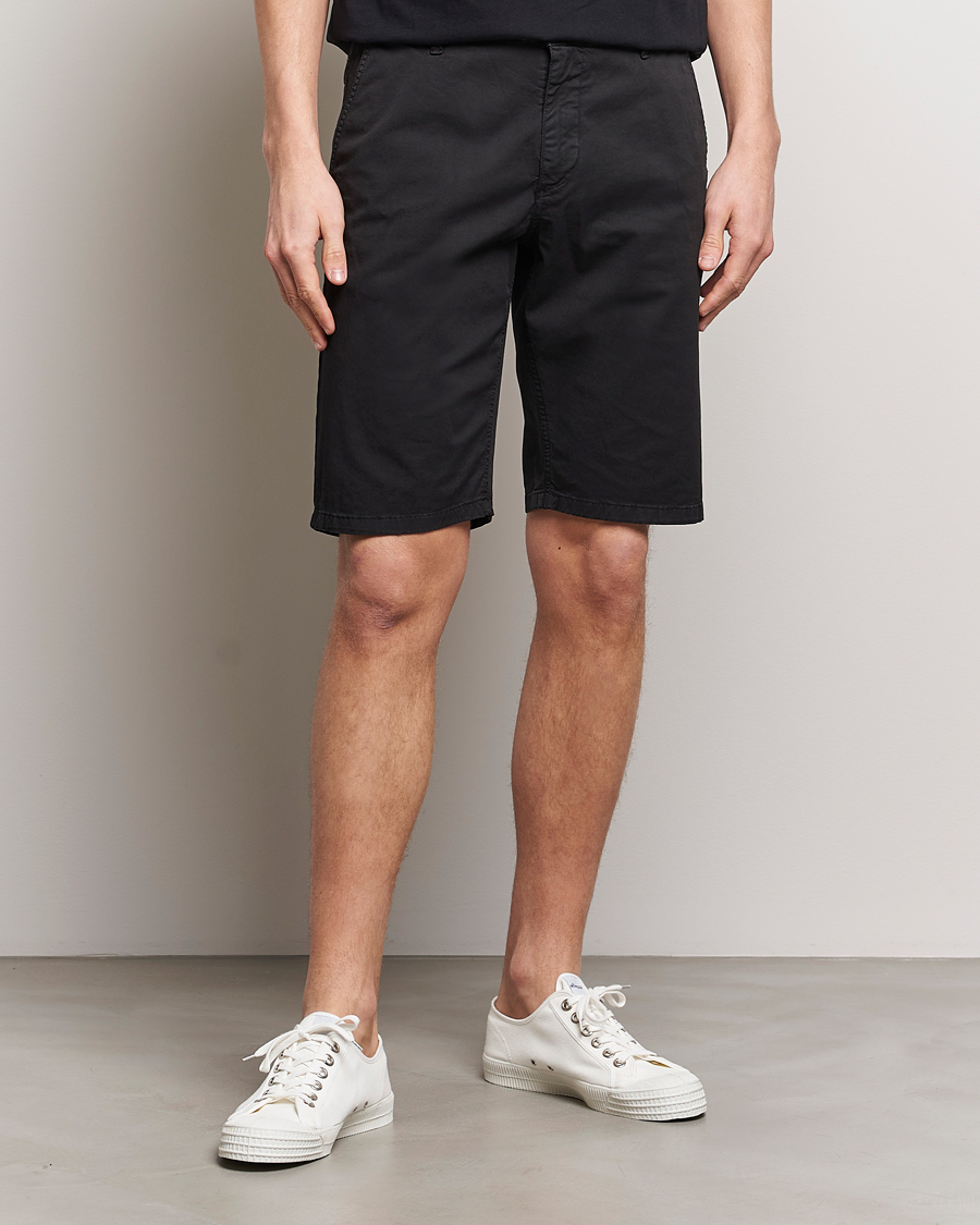 Mies | Shortsit | Lyle & Scott | Chinos Shorts Jet Black