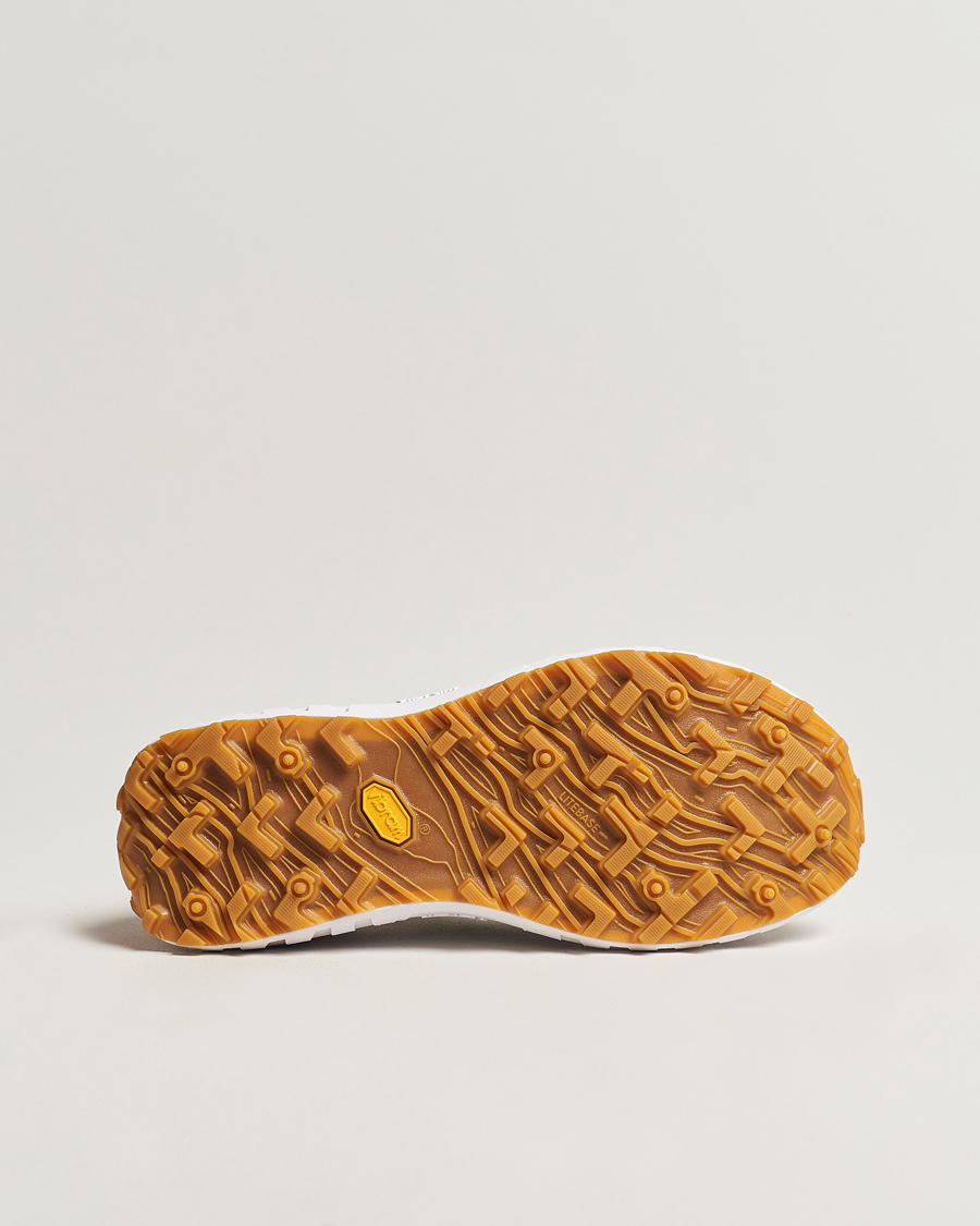 Mies | Juoksukengät | Norda | 001 Running Sneakers White/Gum