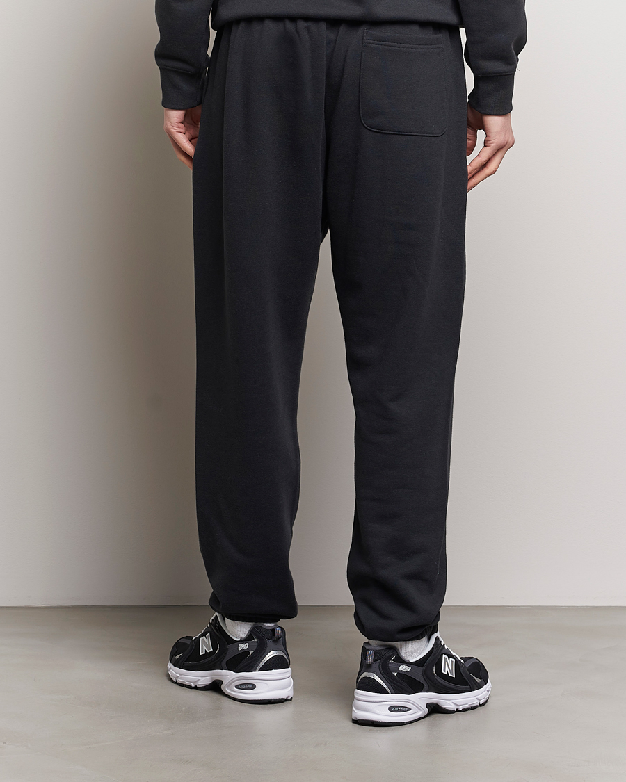 Mies | Housut | New Balance | Essentials French Terry Sweatpants Black