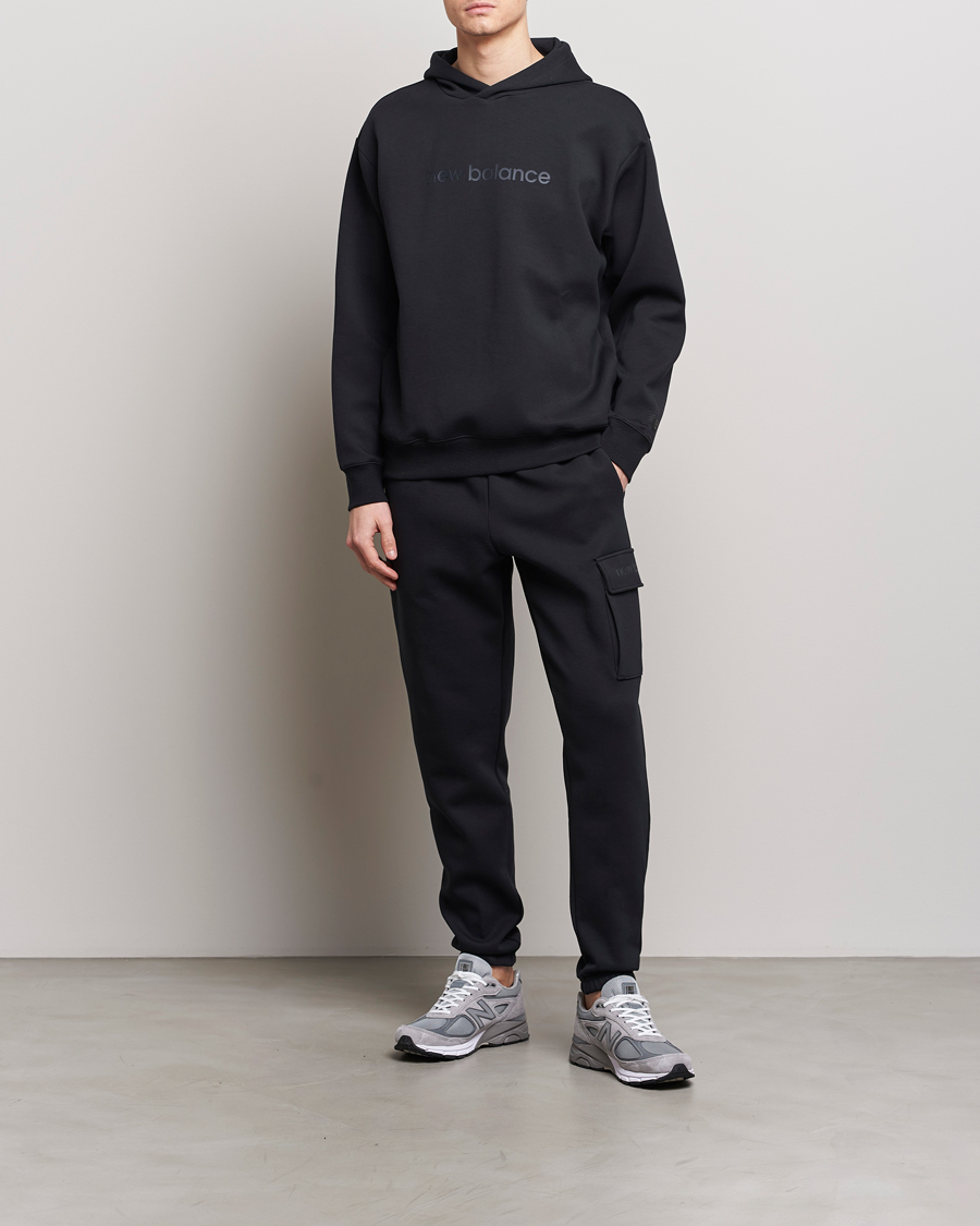 Mies | Puserot | New Balance | Shifted Graphic Hoodie Black