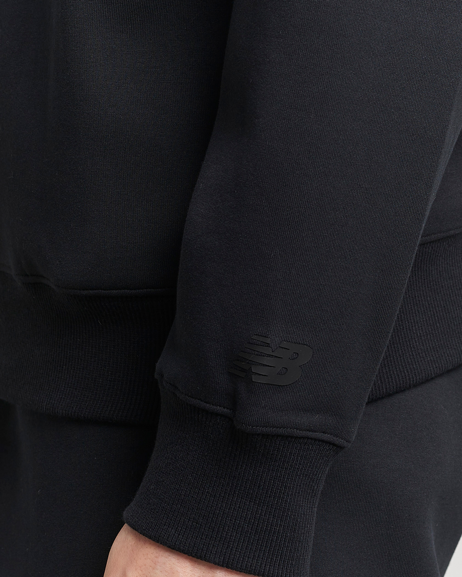 Mies | Puserot | New Balance | Shifted Graphic Hoodie Black