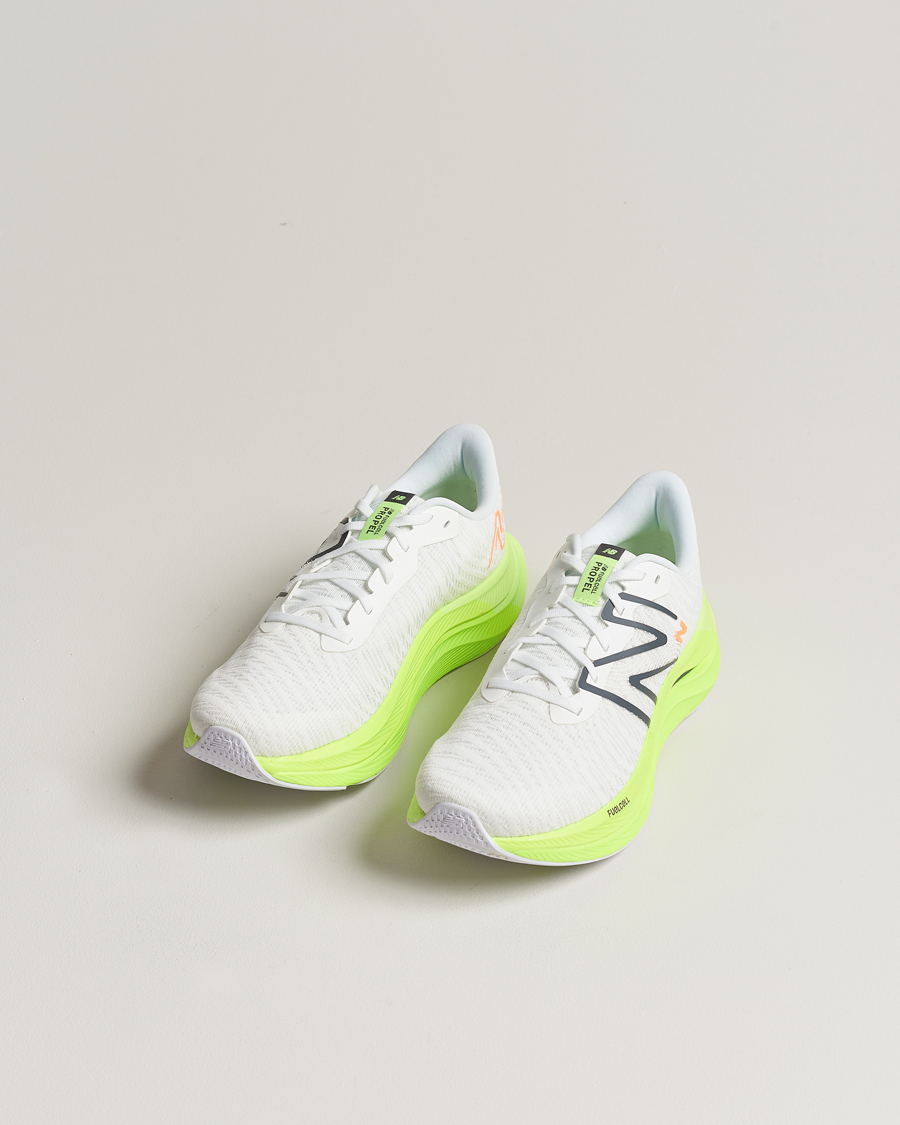 Mies | New Balance Running FuelCell Propel v4 White | New Balance Running | FuelCell Propel v4 White