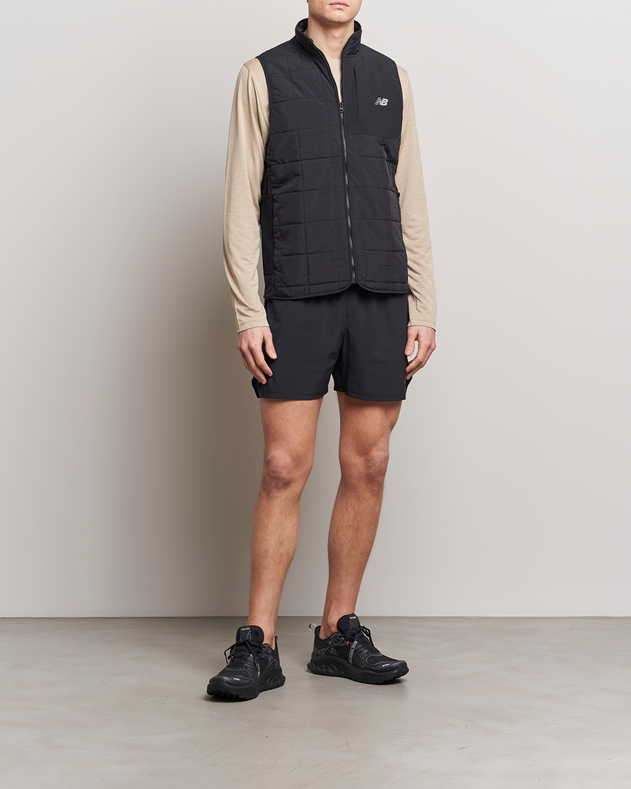 Mies | Takit | New Balance Running | Athletics Heat Layer Run Vest Black