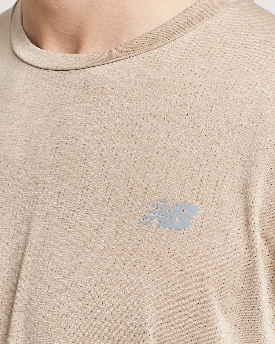 Mies | T-paidat | New Balance Running | Athletics Run Long Sleeve T-Shirt Stoneware Heather