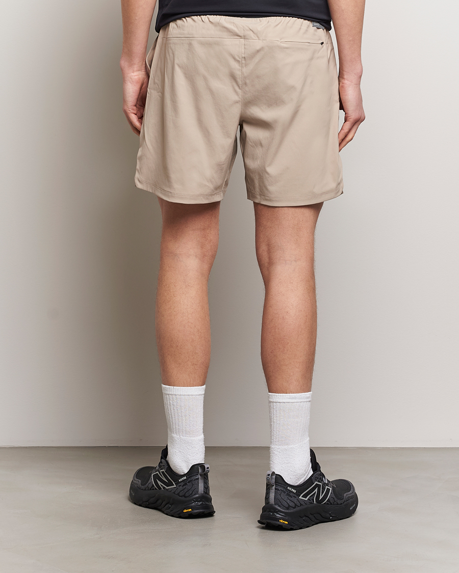 Mies | Shortsit | New Balance Running | Seamless Shorts 7 Lined Stoneware