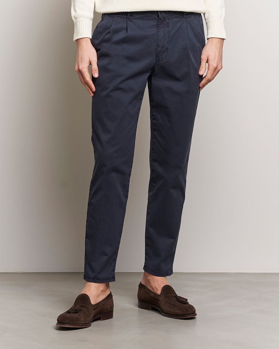 Mies | Chinot | Incotex | Tapered Fit Pleated Slacks Navy