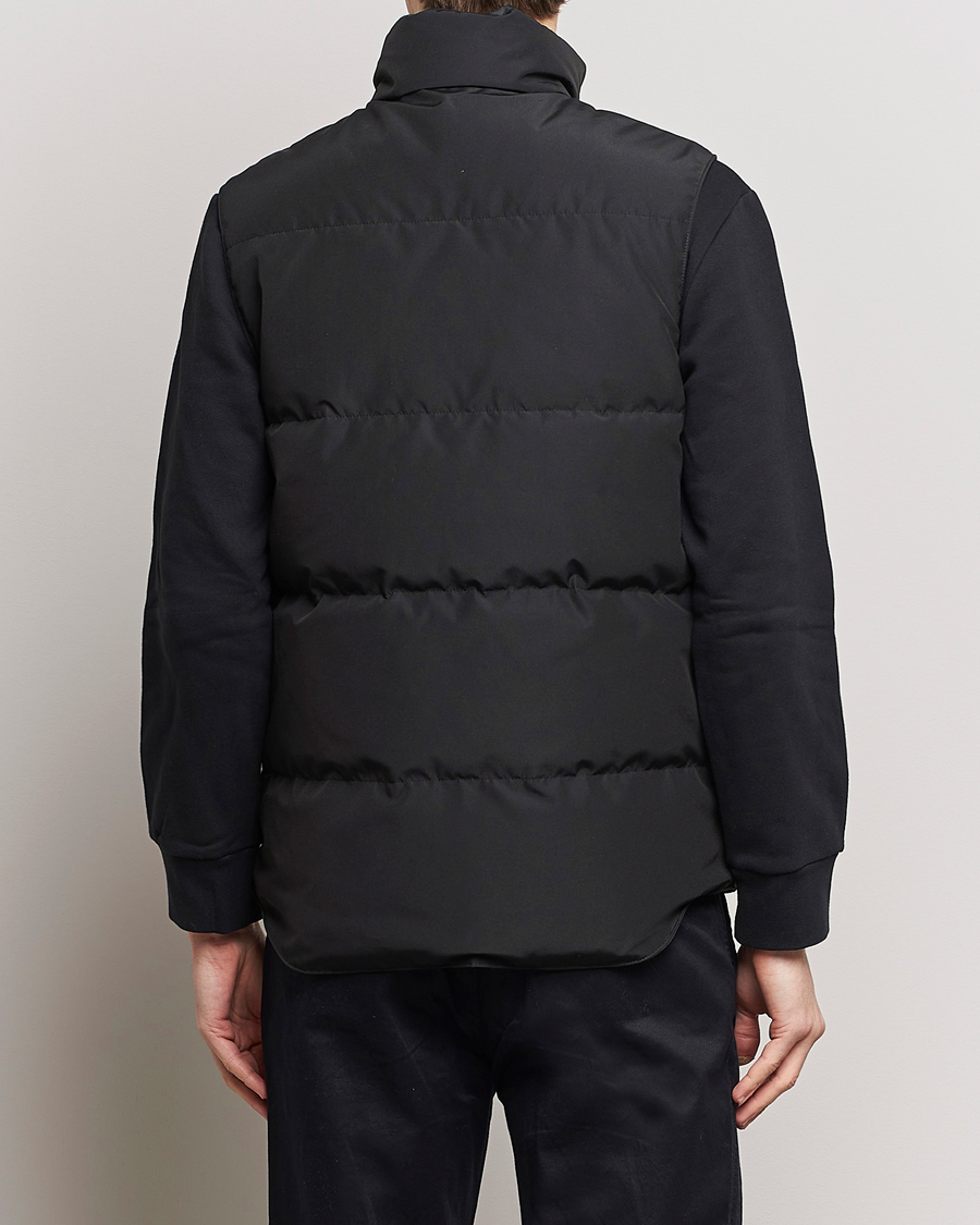 Mies | Takit | Canada Goose Black Label | Garson Vest Black