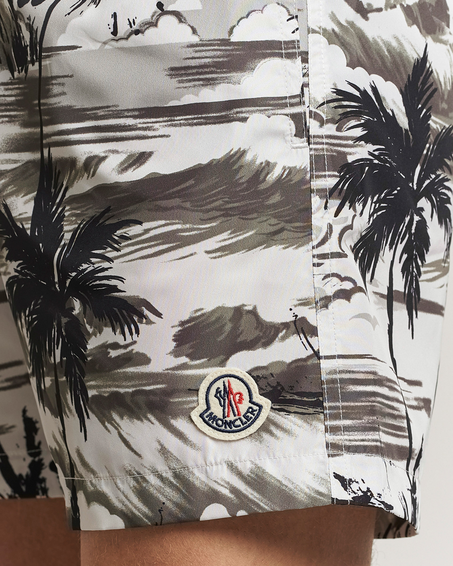 Mies | Uimahousut | Moncler | Palm Printed Swim Shorts White/Olive