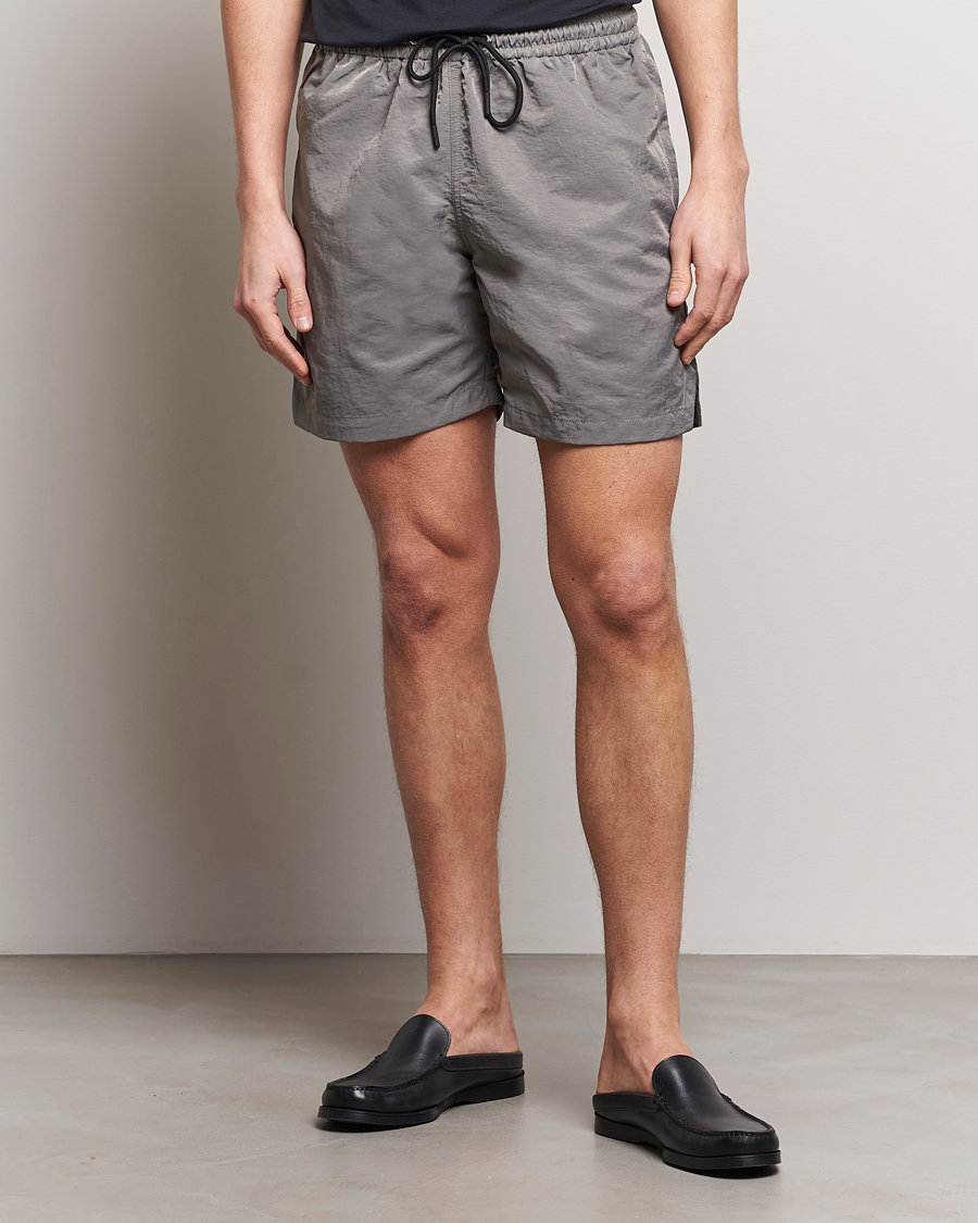 Mies | Contemporary Creators | Sunflower | Mike Shorts Light Grey