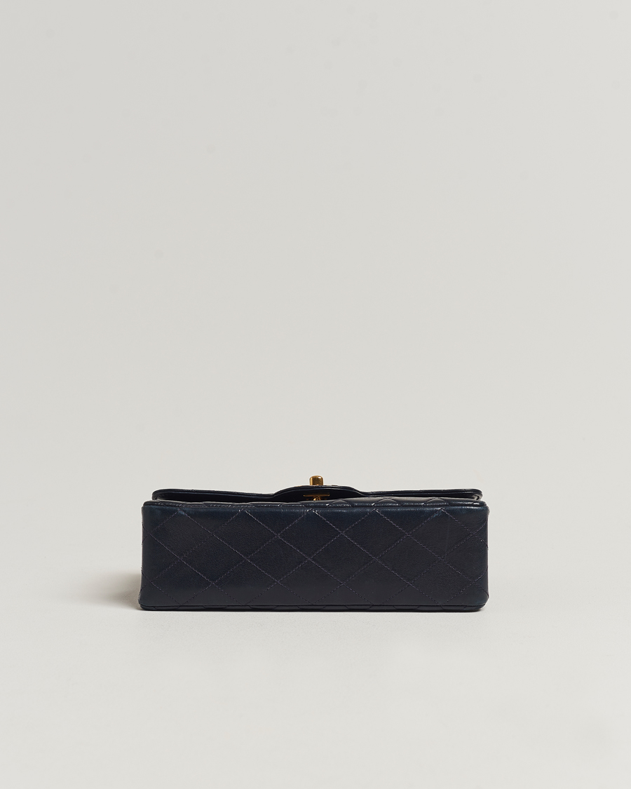 Mies | Chanel Pre-Owned Small Classic Flap Bag Navy | Chanel Pre-Owned | Small Classic Flap Bag Navy