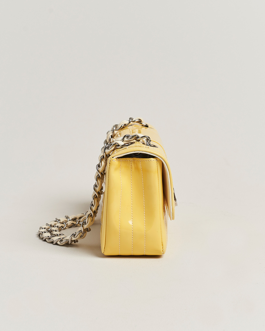 Mies | Chanel Pre-Owned Patent Flap Bag Yellow | Chanel Pre-Owned | Patent Flap Bag Yellow