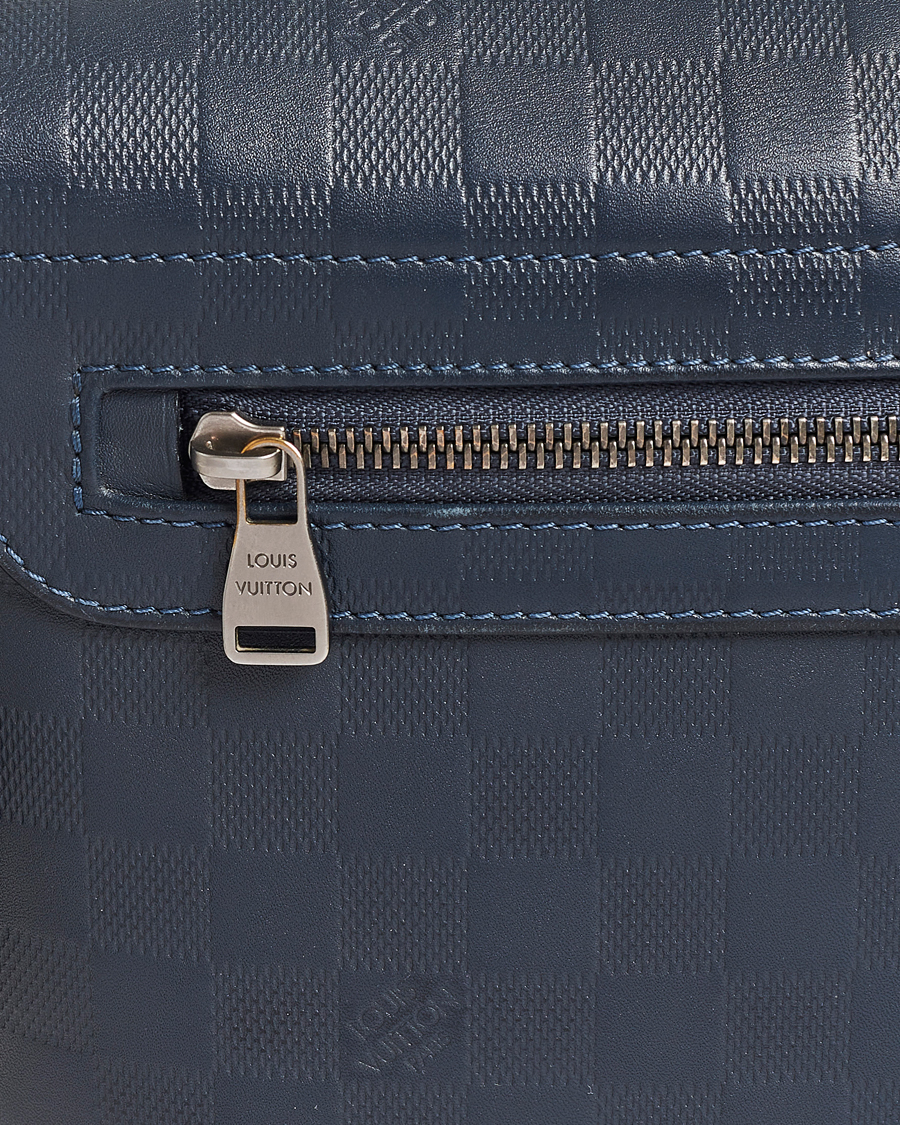 Mies | Louis Vuitton Pre-Owned District PM Messenger Bag Damier Infini | Louis Vuitton Pre-Owned | District PM Messenger Bag Damier Infini
