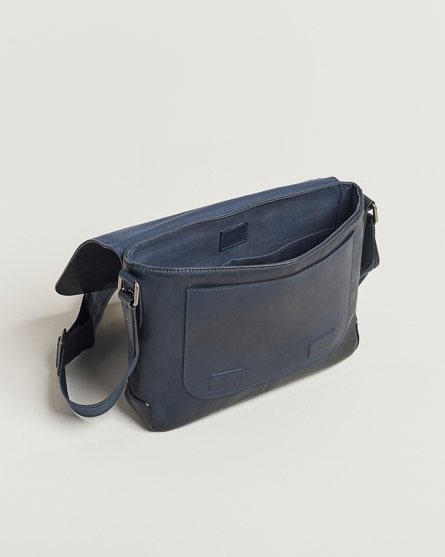 Mies | Louis Vuitton Pre-Owned District PM Messenger Bag Damier Infini | Louis Vuitton Pre-Owned | District PM Messenger Bag Damier Infini