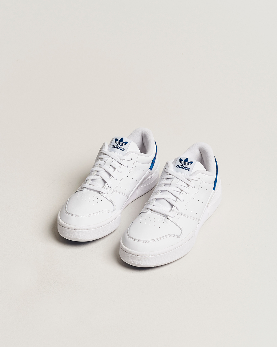 Mies | Matalavartiset tennarit | adidas Originals | Team Court 2 Sneaker White