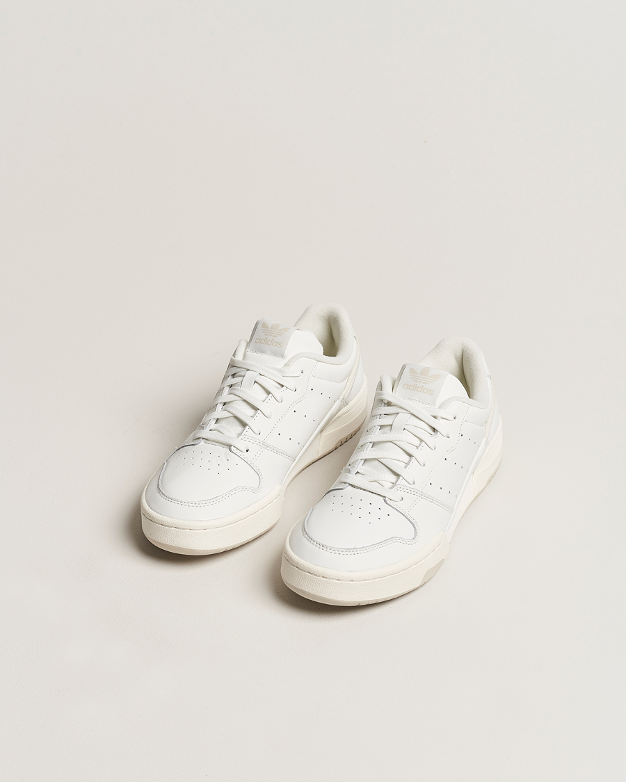 Mies | adidas Originals Team Court 2 Sneaker Off White | adidas Originals | Team Court 2 Sneaker Off White