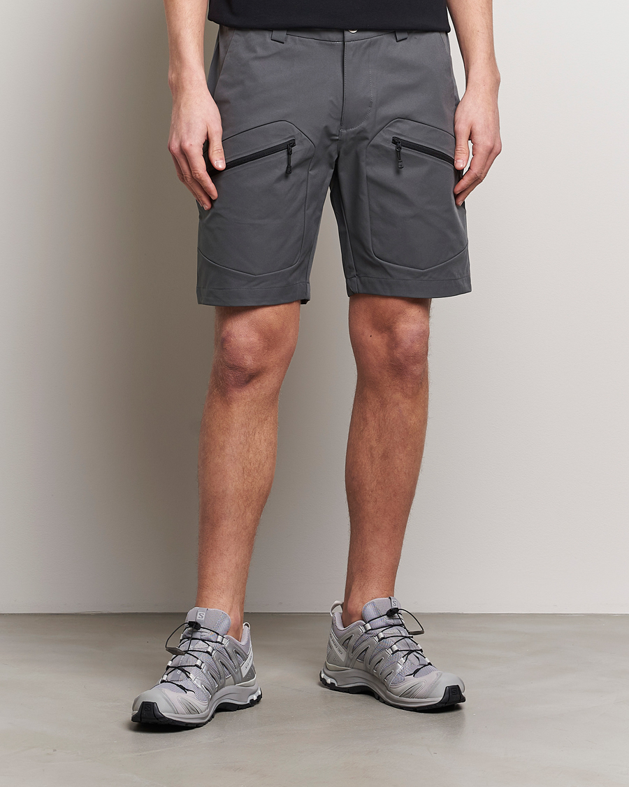 Mies | Shortsit | Sail Racing | Spray T8 Shorts Dark Grey