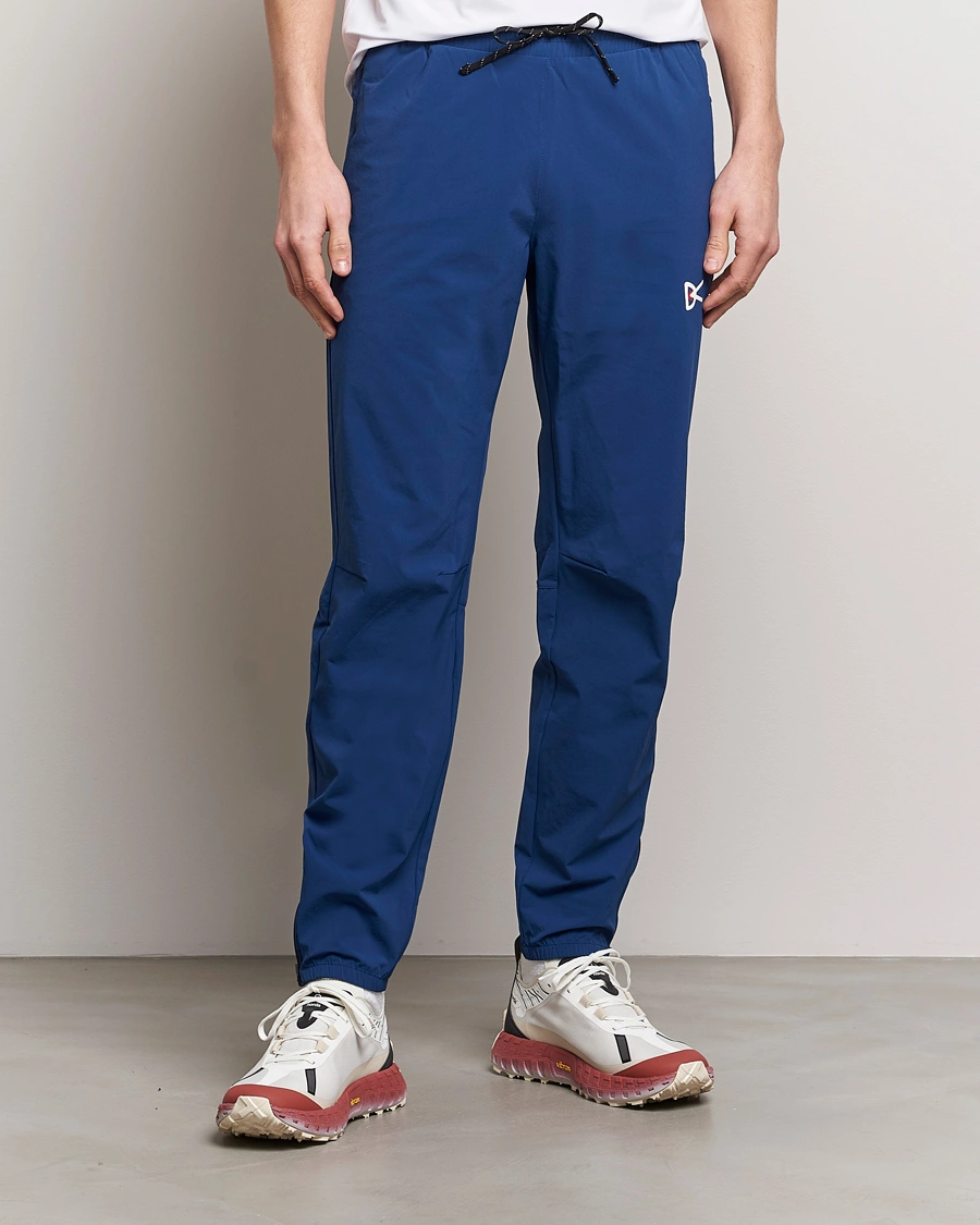 Mies | Housut | District Vision | Lightweight DWR Track Pants Navy