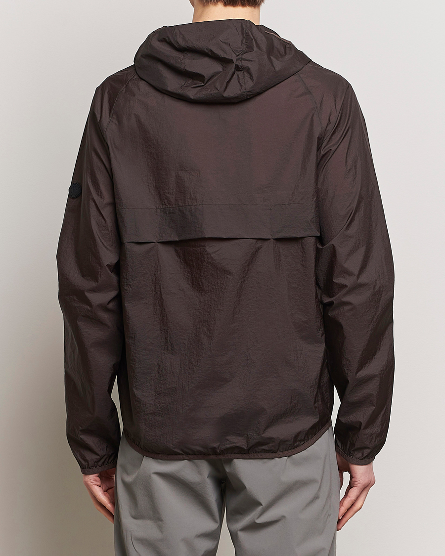 Mies | Takit | District Vision | Ultralight Packable DWR Wind Jacket Cacao
