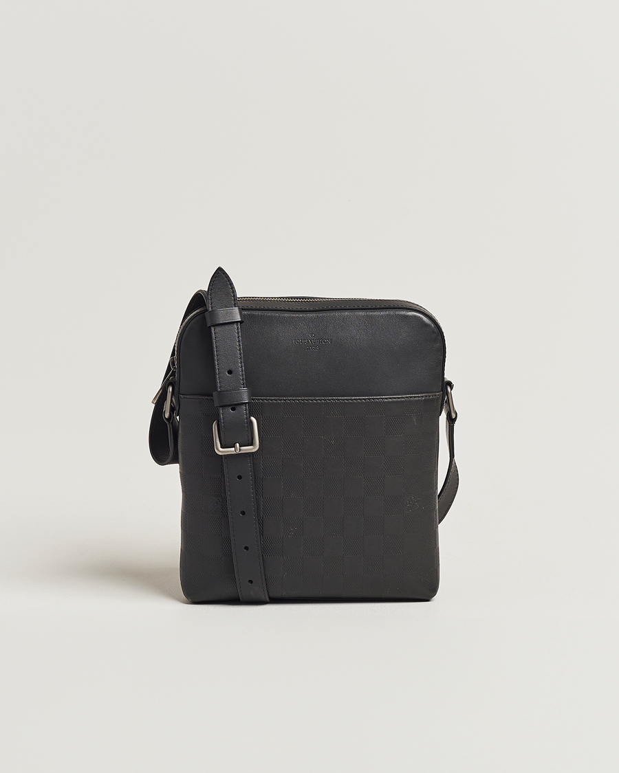 Mies | Louis Vuitton Pre-Owned Damier Infini Pochette District Shoulder Bag | Louis Vuitton Pre-Owned | Damier Infini Pochette District Shoulder Bag