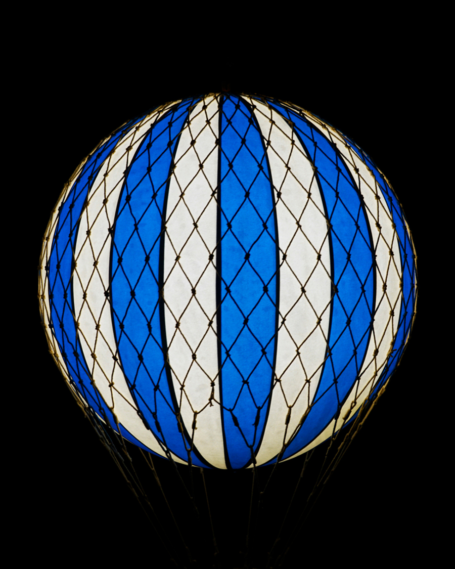 Mies | Koristeet | Authentic Models | Travels Light Led Balloon Blue