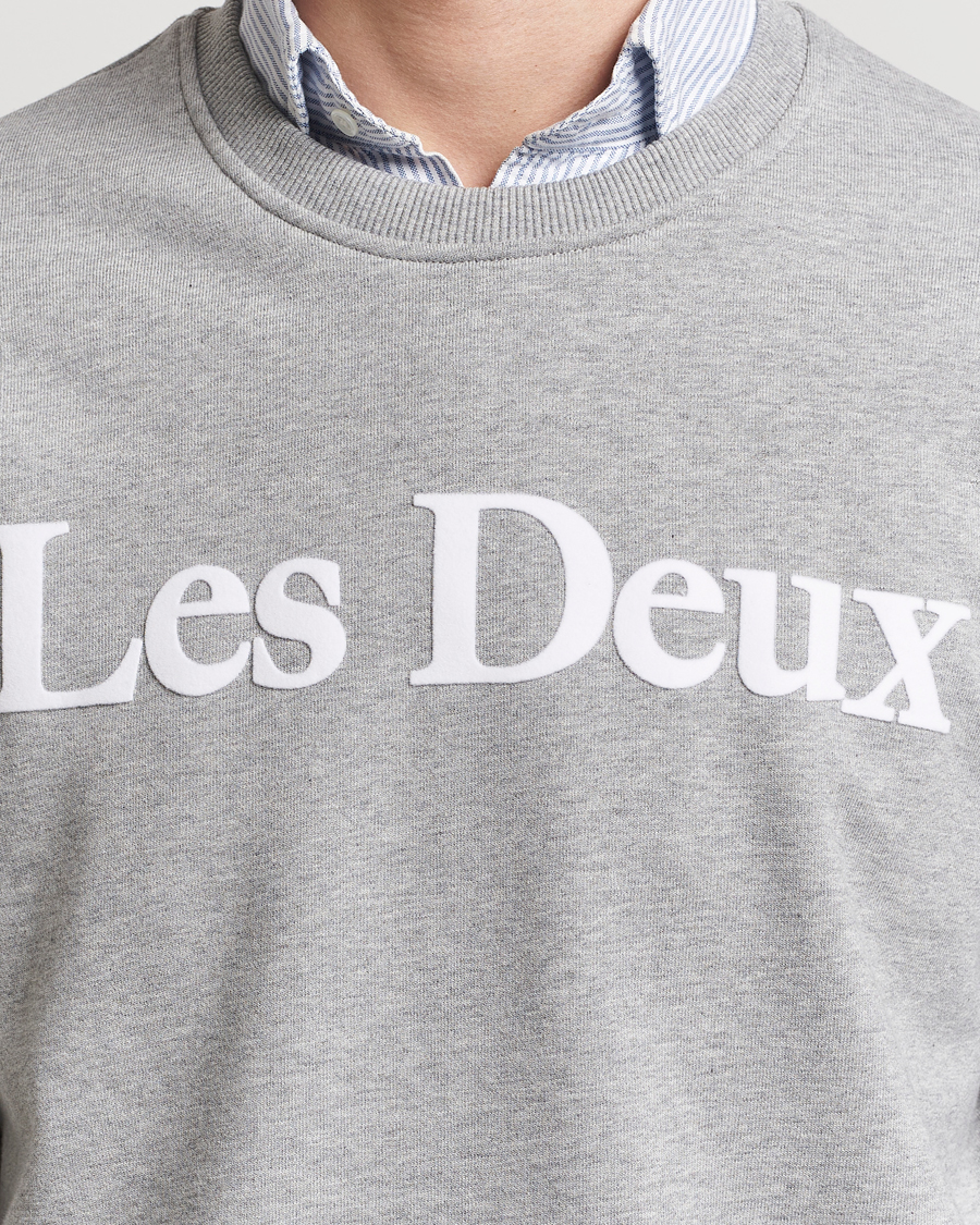 Mies | Puserot | LES DEUX | Charles Logo Sweatshirt Light Grey Melange