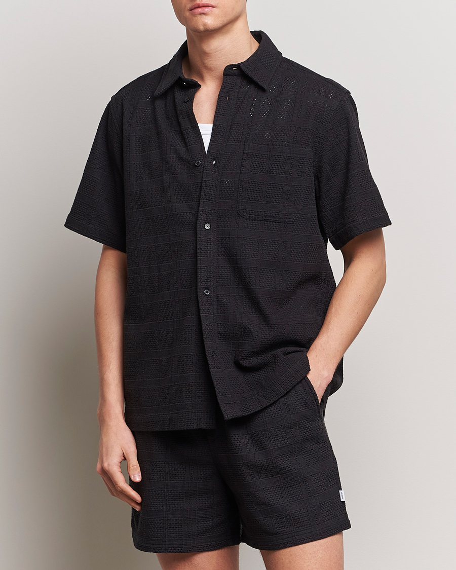 Mies | Kauluspaidat | LES DEUX | Charlie Short Sleeve Knitted Shirt Black