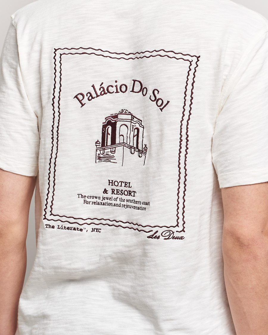 Mies | T-paidat | LES DEUX | Hotel Embroidery T-Shirt Ivory