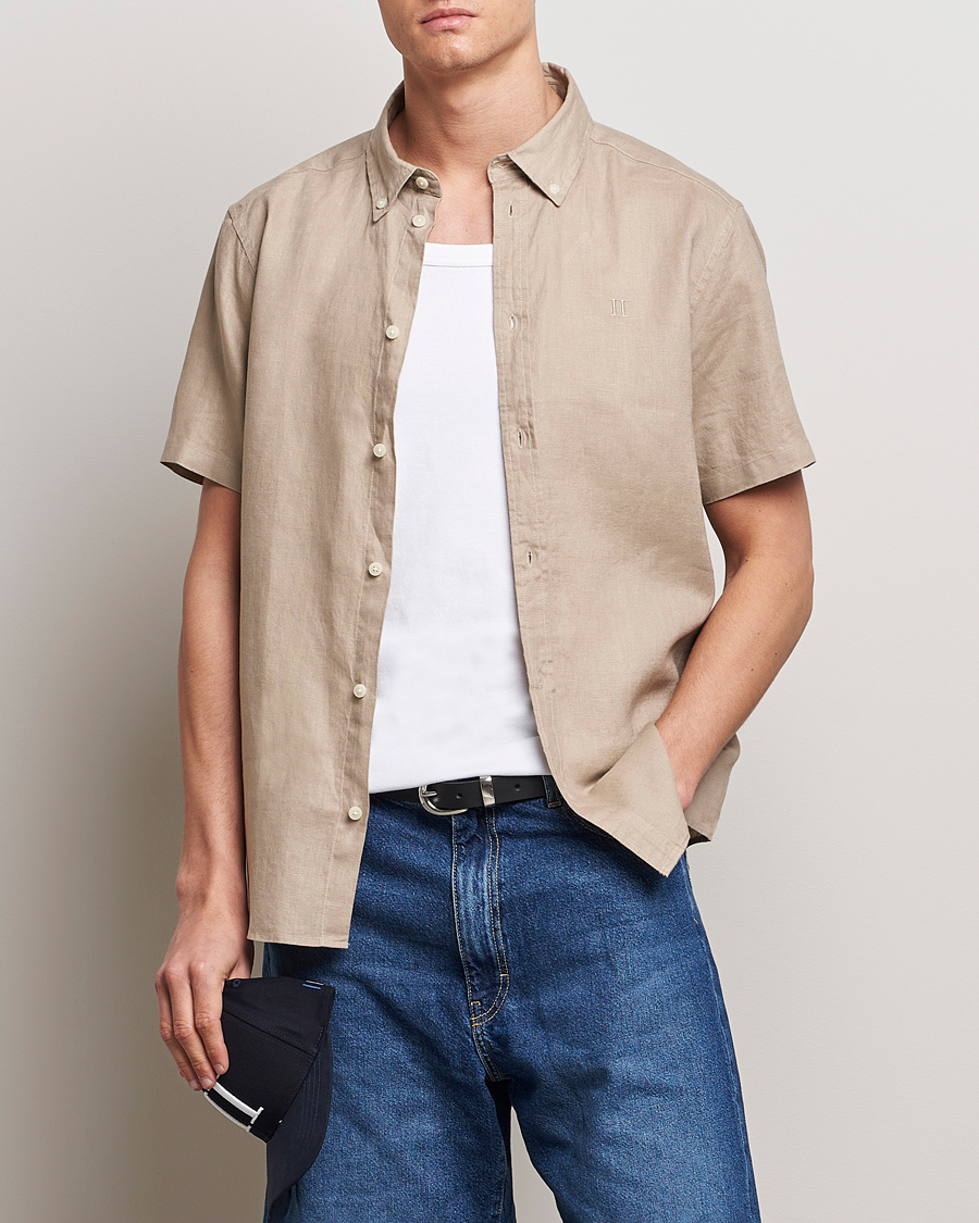 Mies |  | LES DEUX | Kris Short Sleeve Linen Shirt Dark Sand