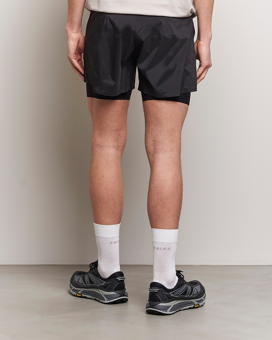 Mies | Shortsit | Satisfy | TechSilk 5 Inch Shorts Black