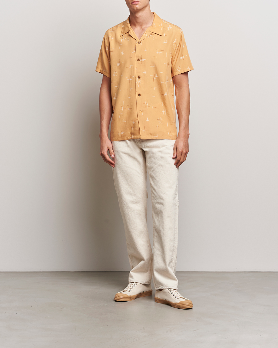 Mies | Kauluspaidat | Nudie Jeans | Arvid 50s Hawaii Shirt Ochre