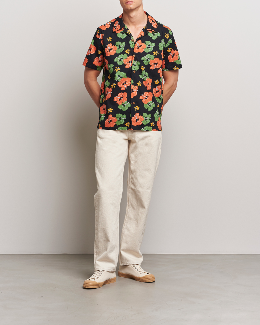 Mies | Kauluspaidat | Nudie Jeans | Arvid Flower Hawaii Shirt Black
