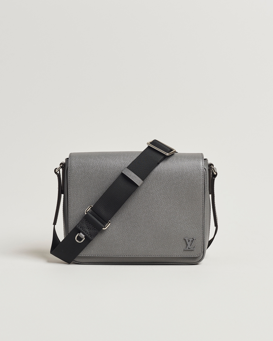 Mies | Louis Vuitton Pre-Owned District PM Taiga Messenger Grey | Louis Vuitton Pre-Owned | District PM Taiga Messenger Grey