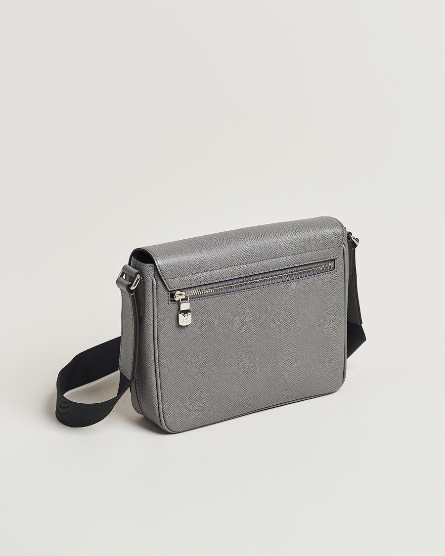 Mies | Louis Vuitton Pre-Owned | Louis Vuitton Pre-Owned | District PM Taiga Messenger Grey
