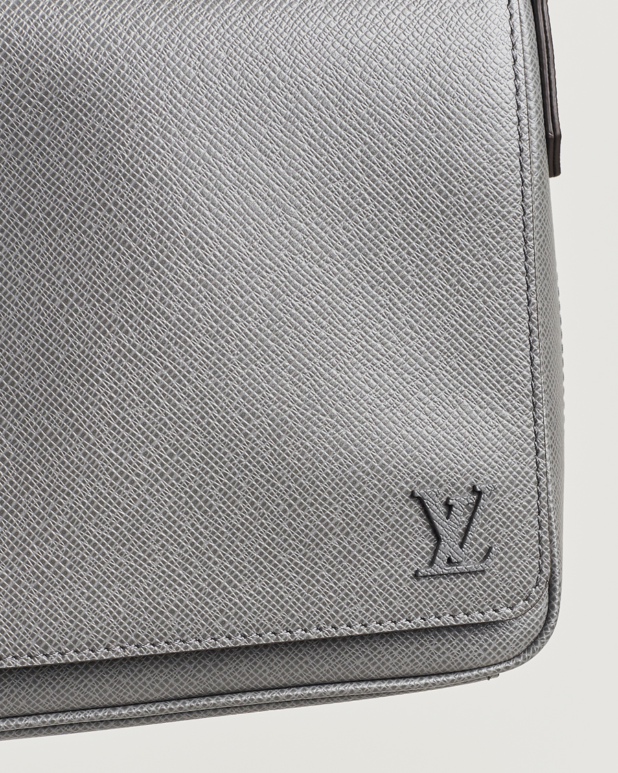 Mies | Louis Vuitton Pre-Owned District PM Taiga Messenger Grey | Louis Vuitton Pre-Owned | District PM Taiga Messenger Grey