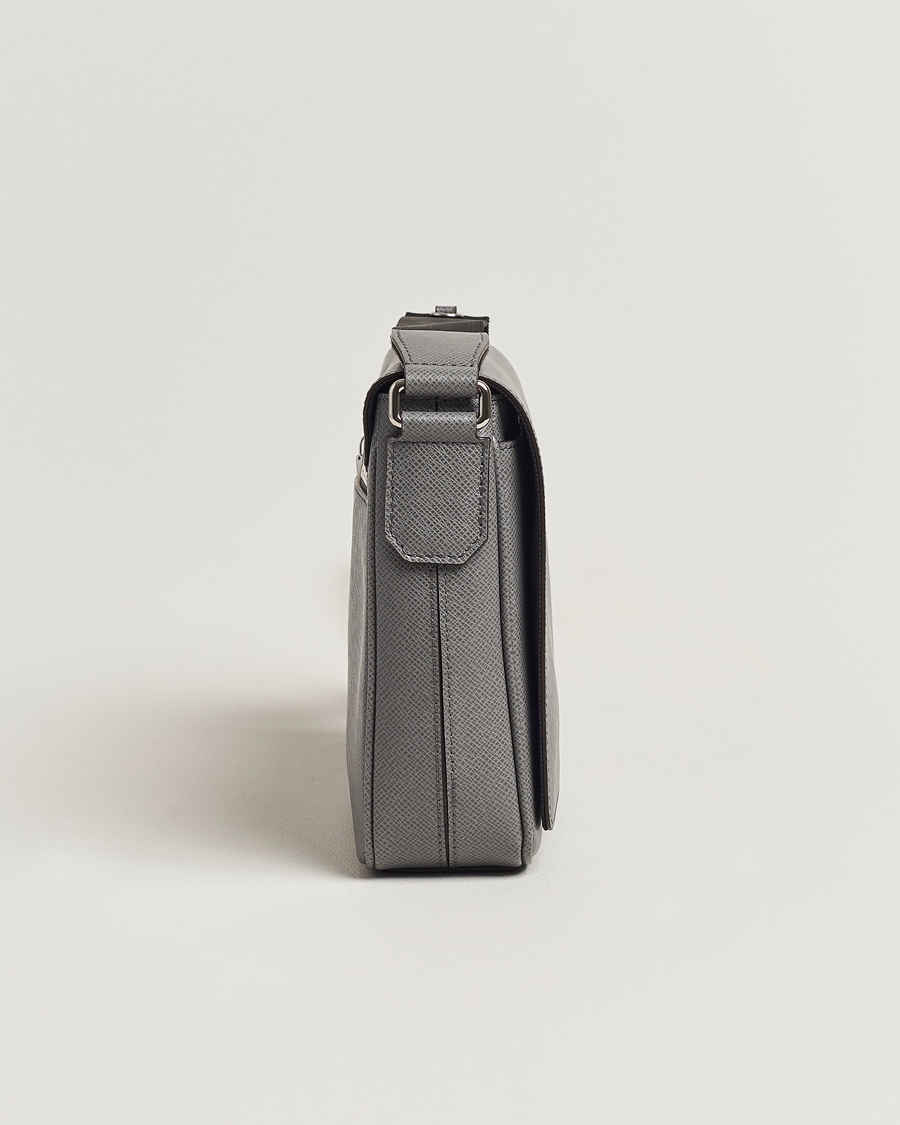 Mies | Louis Vuitton Pre-Owned District PM Taiga Messenger Grey | Louis Vuitton Pre-Owned | District PM Taiga Messenger Grey