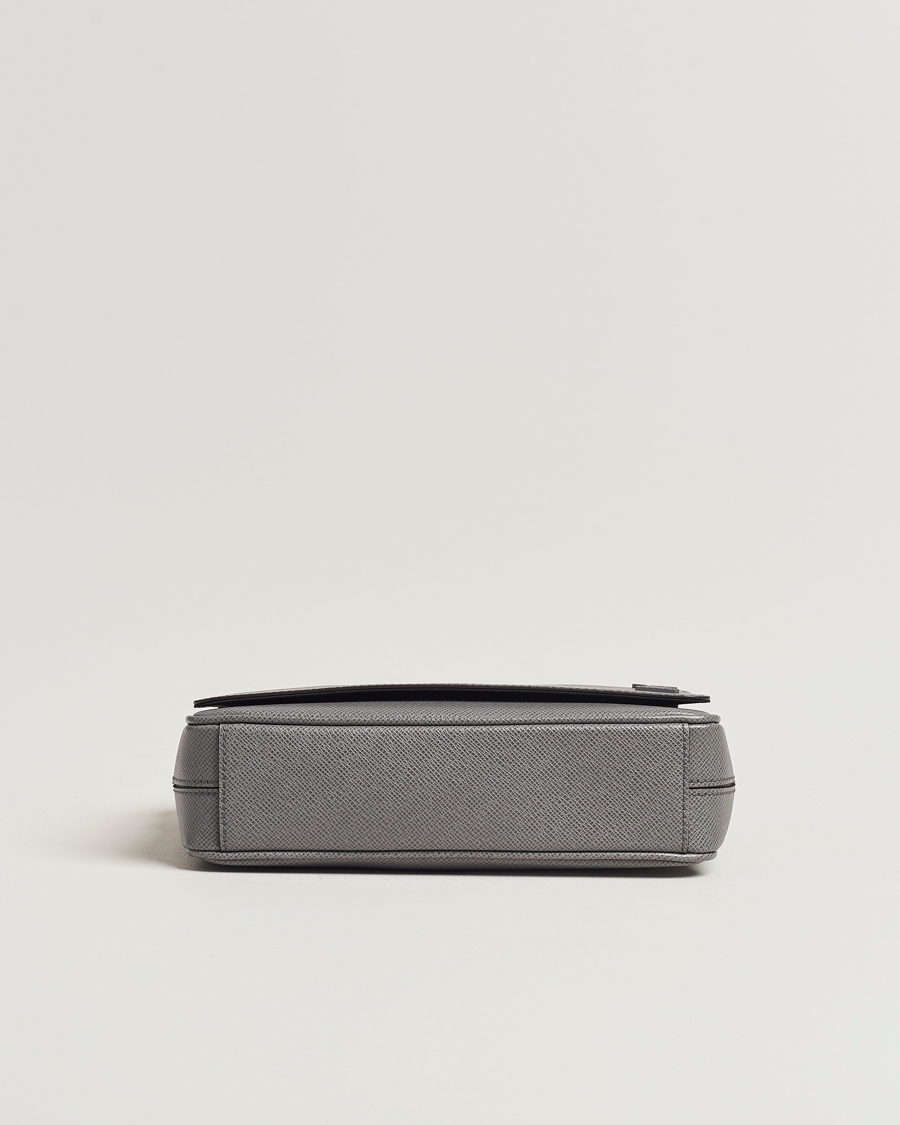 Mies | Louis Vuitton Pre-Owned District PM Taiga Messenger Grey | Louis Vuitton Pre-Owned | District PM Taiga Messenger Grey