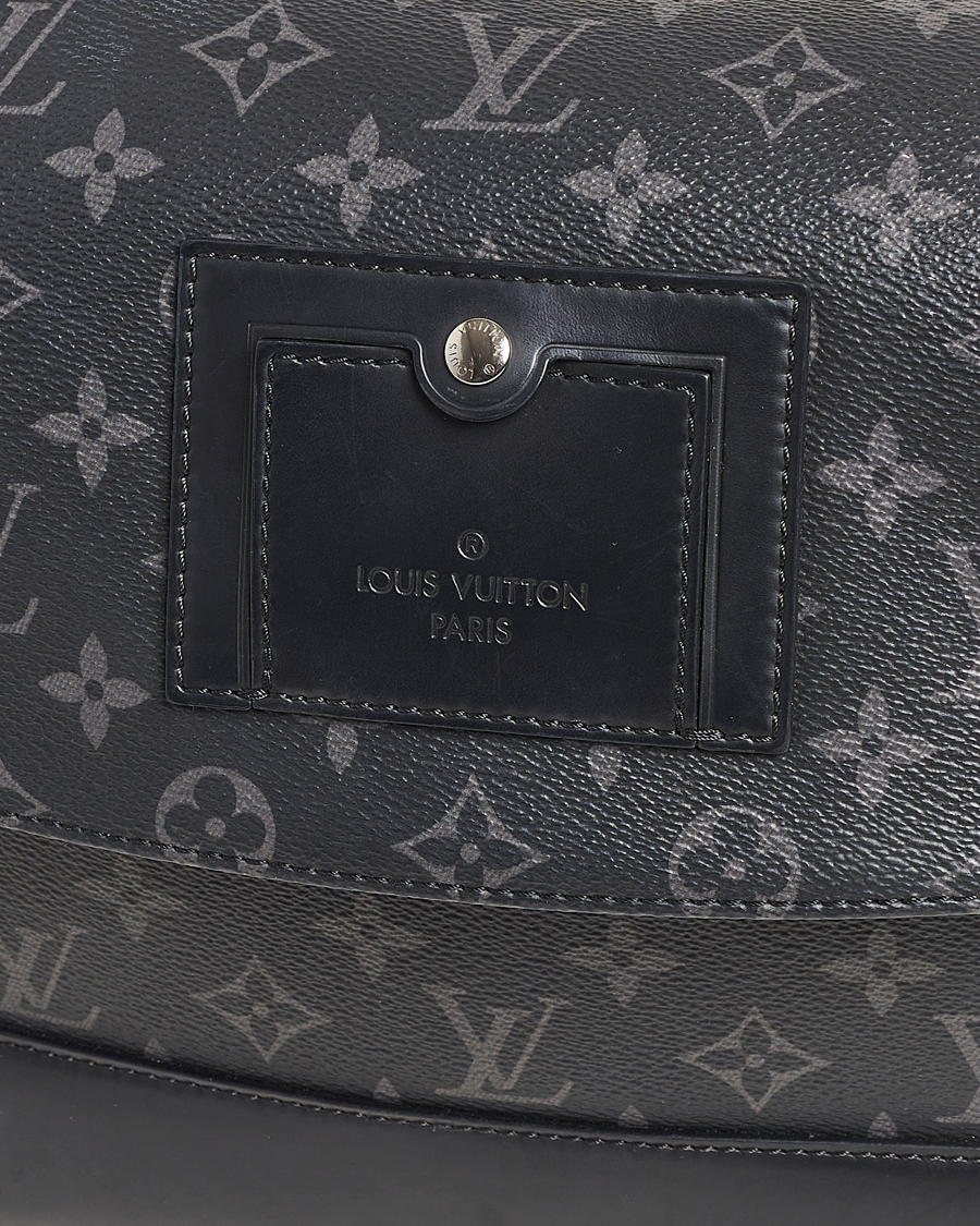 Mies | Louis Vuitton Pre-Owned Messenger Voyager PM Bag Monogram Eclipse | Louis Vuitton Pre-Owned | Messenger Voyager PM Bag Monogram Eclipse