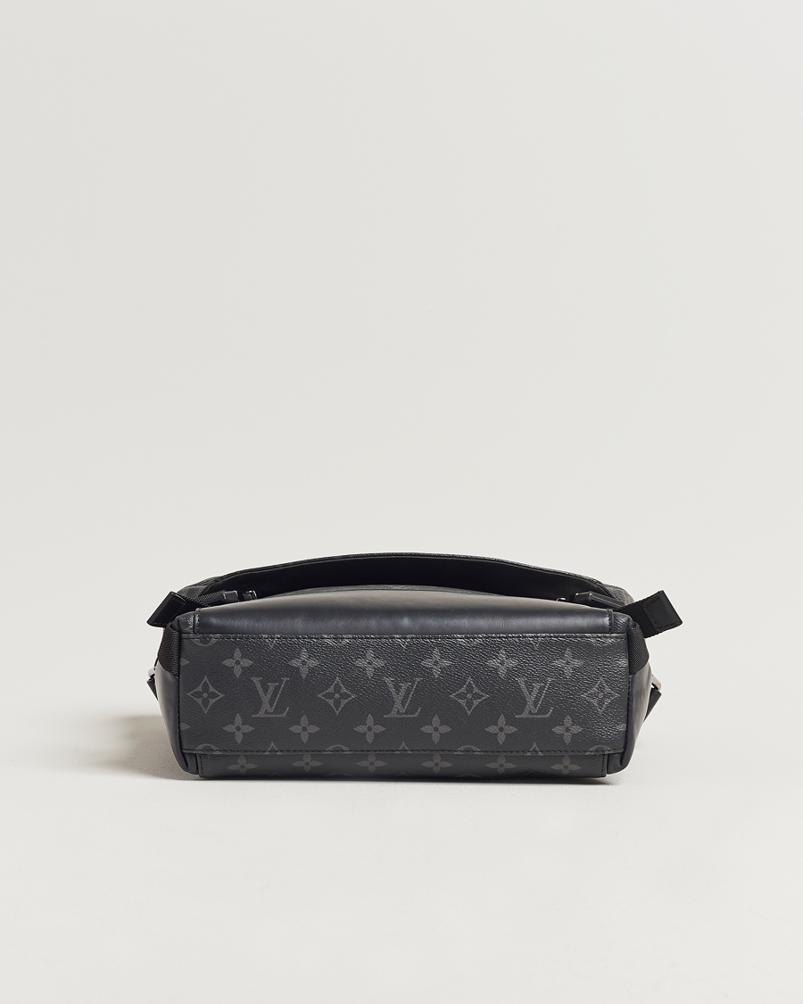 Mies | Louis Vuitton Pre-Owned Messenger Voyager PM Bag Monogram Eclipse | Louis Vuitton Pre-Owned | Messenger Voyager PM Bag Monogram Eclipse