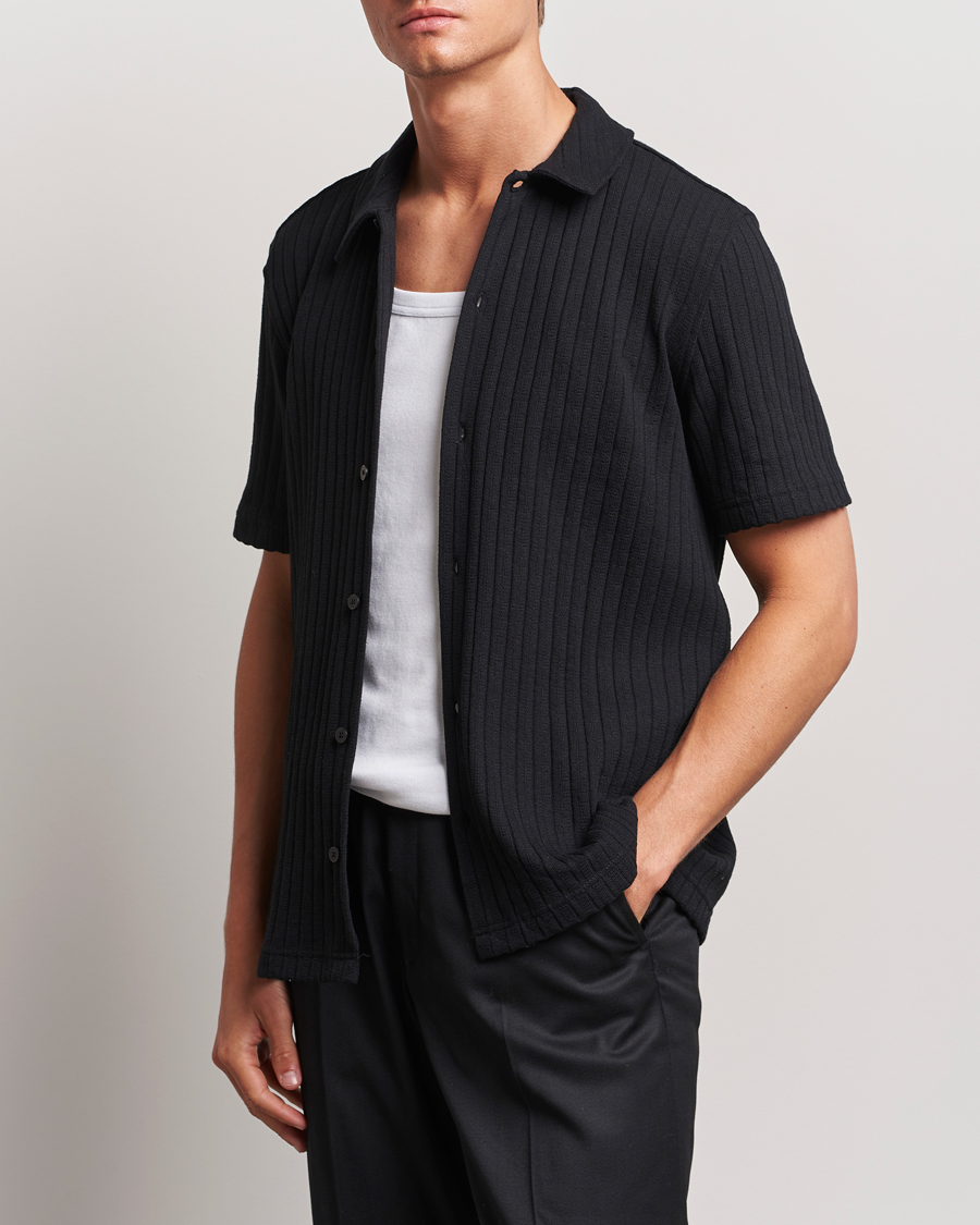 Mies | Kauluspaidat | Samsøe Samsøe | Sakvistbro Structured Short Sleeve Shirt Black