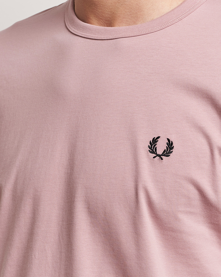 Mies | T-paidat | Fred Perry | Ringer T-Shirt Dusty Rose Pink